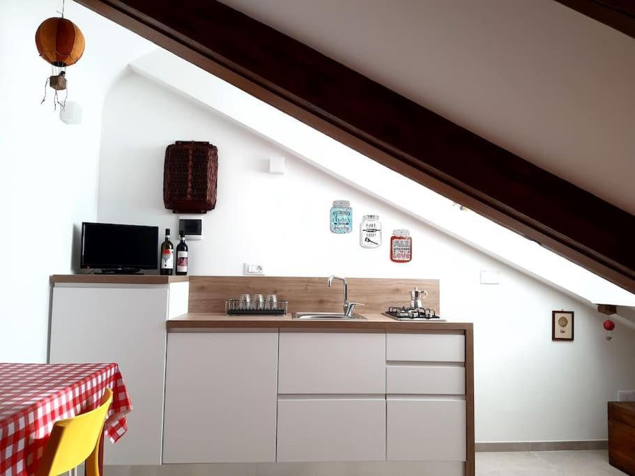 Apartamento La Mansarda Delle Mongolfiere Turín Exterior foto