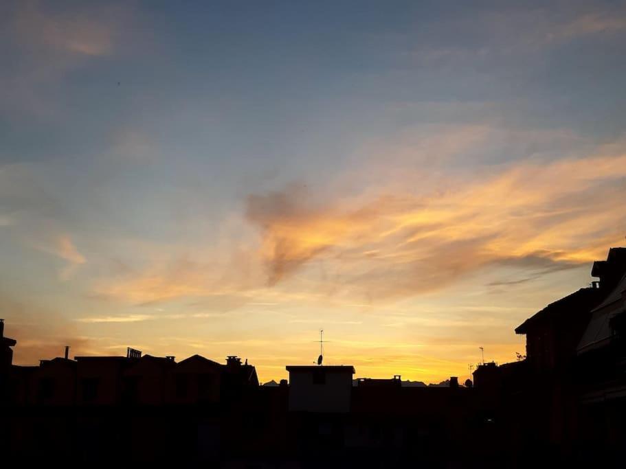 Apartamento La Mansarda Delle Mongolfiere Turín Exterior foto